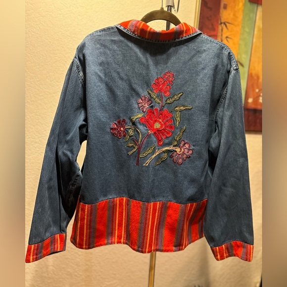 Tantrum Blues Denim Floral Embroidered Button Down Top size 1X - Picture 4 of 10